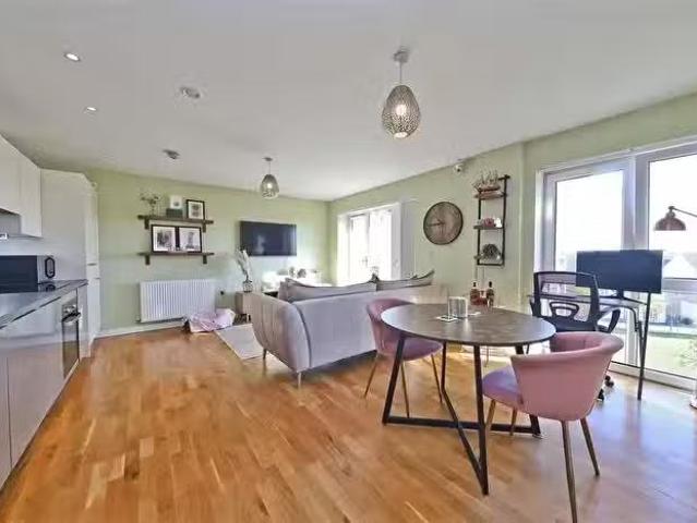 House for sale in Yiewsley
