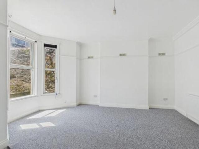 Flat for sale in Mount Wise