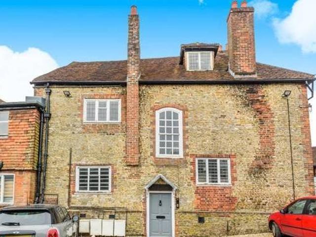 House for rent in Surrey