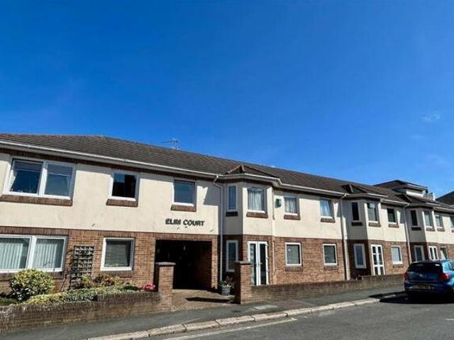 House for sale in Follaton, Strode