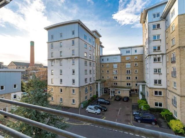 Flat for sale in Leith, Scotland