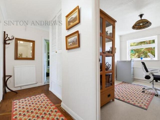 Flat for sale in Ealing, Greater London