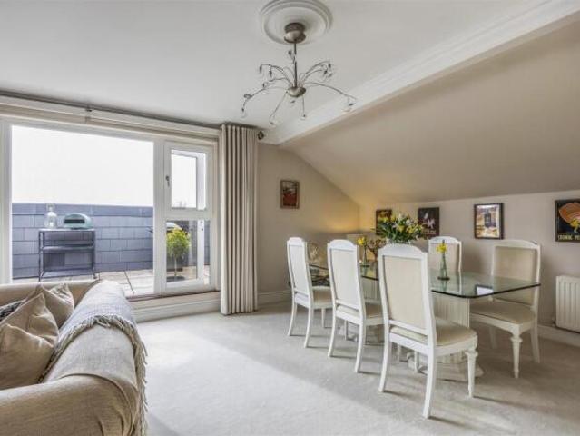 Flat for sale in Ewens Farm, Golden Valley