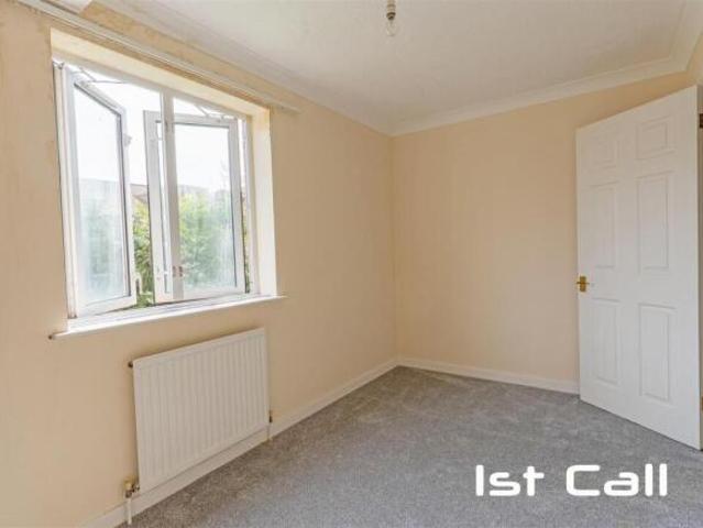 Flat for sale in Alton Barnes, Essex