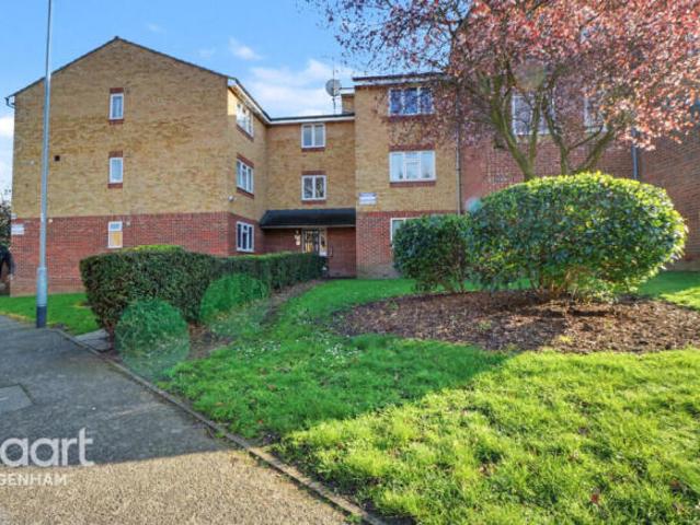 Flat for sale in London Borough of Barking and Dagenham, Greater London