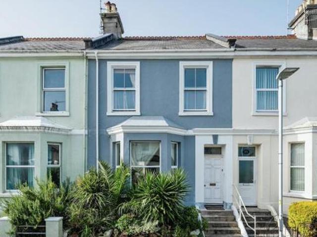 House for sale in Follaton, Strode