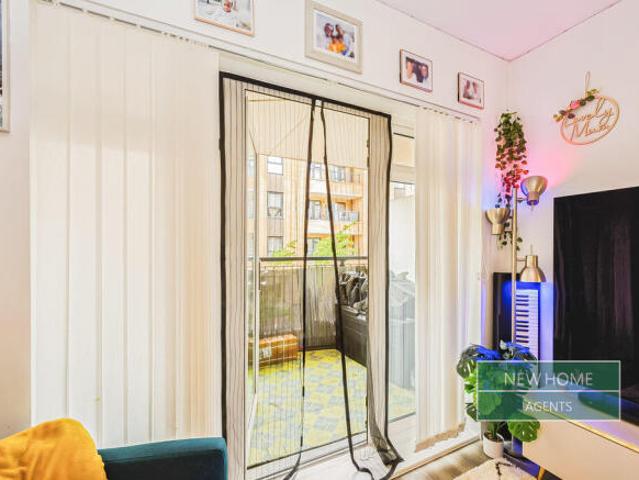 Flat for sale in Cat Hill