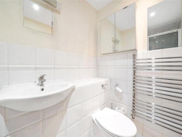 Flat for sale in Cat Hill