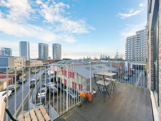 Flat for sale in Cat Hill