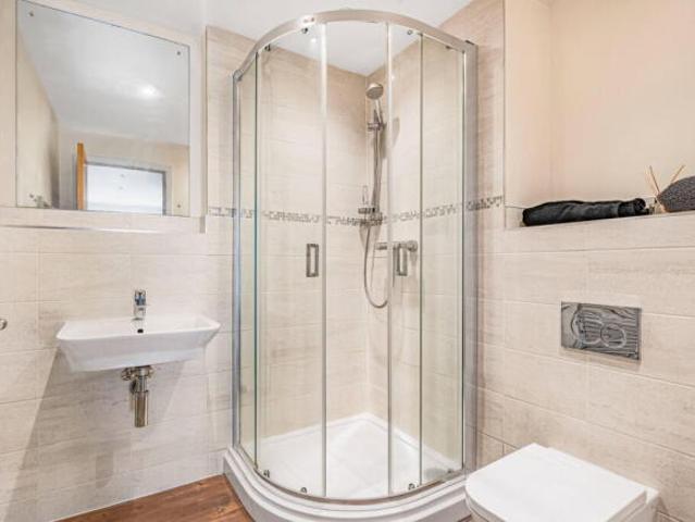 Flat for sale in Cheltenham, Gloucestershire