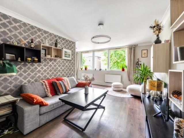 Flat for sale in South Hampstead, Greater London