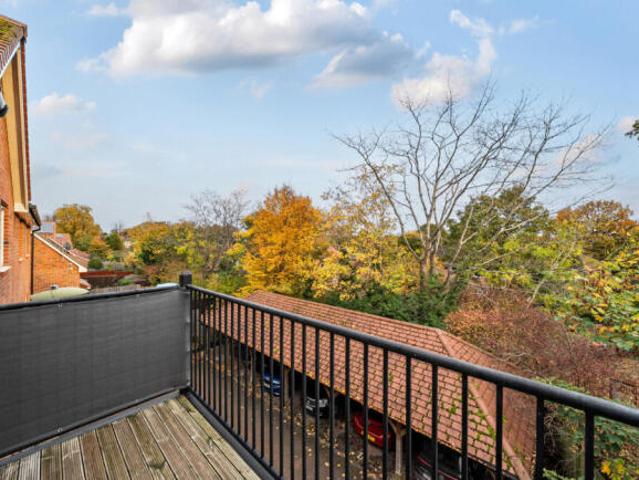 Flat for sale in Barton Stacey, Hampshire