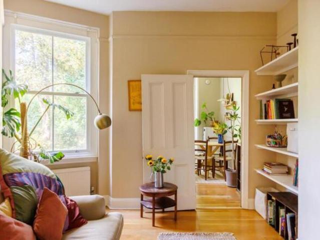 Flat for sale in Cat Hill