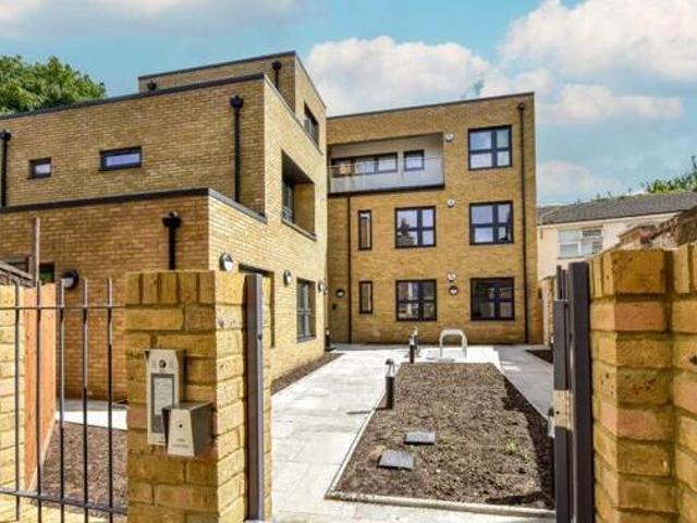 House for sale in North Watford, Hertfordshire