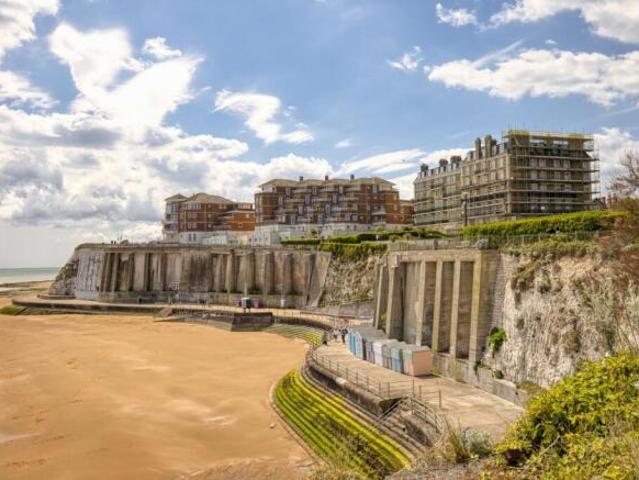 Flat for sale in Upton, Acol