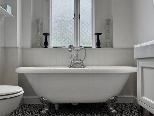 Flat for sale in Golden Valley, Gloucestershire