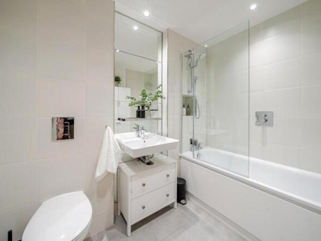 Flat for sale in Cat Hill