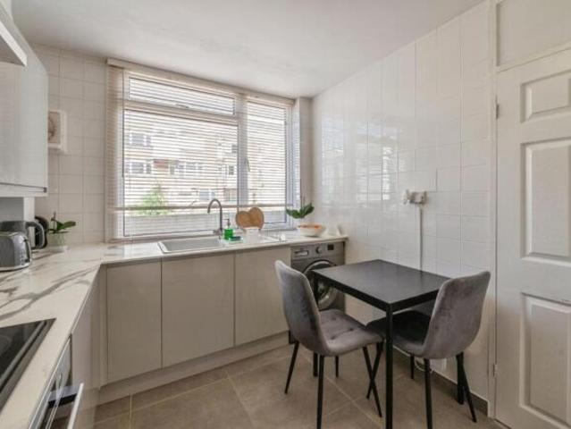 Flat for sale in Navestock Side, Essex
