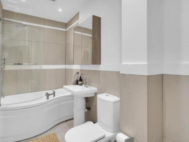 Flat for sale in Catford, Greater London