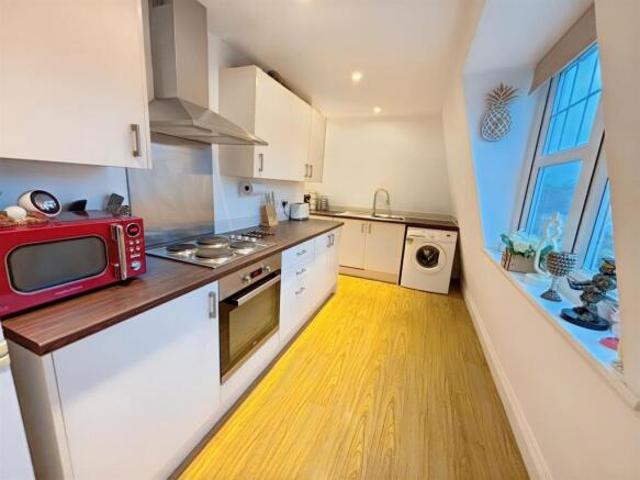 Flat for sale in Rayleigh, Rochford