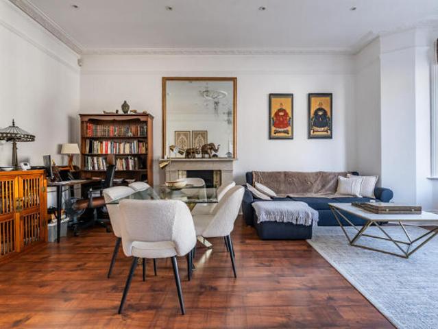 Flat for sale in Cat Hill
