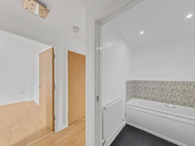 Flat for sale in Huddersfield, Kirklees