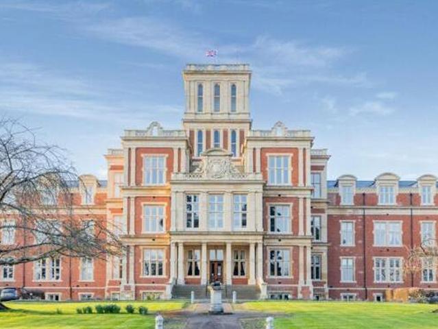House for sale in Red Hill, Surrey