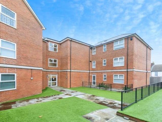 Flat for sale in Brompton, Chatham