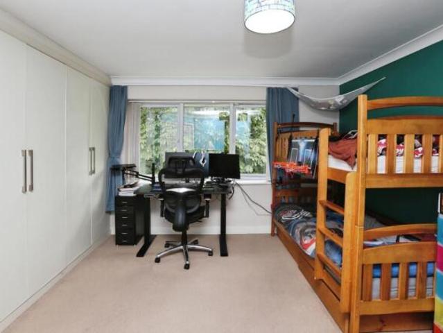 Flat for sale in Barton Stacey, Hampshire