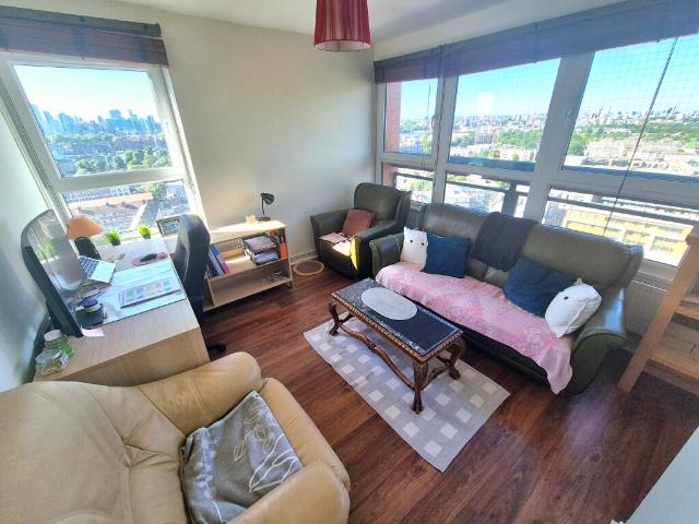 Flat for sale in Rotherhithe, Greater London