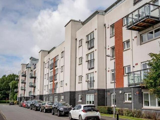 House for sale in Ferry Village, Renfrew
