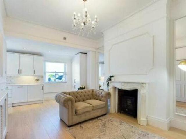 House for sale in Deepcut, Surrey
