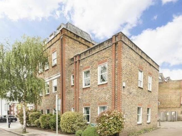 House for sale in Deepcut, Surrey
