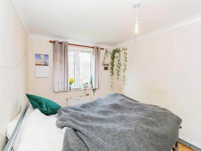 Flat for sale in Barton Stacey, Hampshire