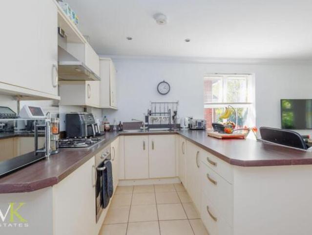 Flat for sale in Richmond Park, Kimberworth