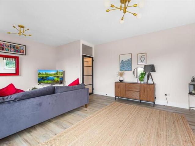 Flat for sale in Nangreaves, Wales