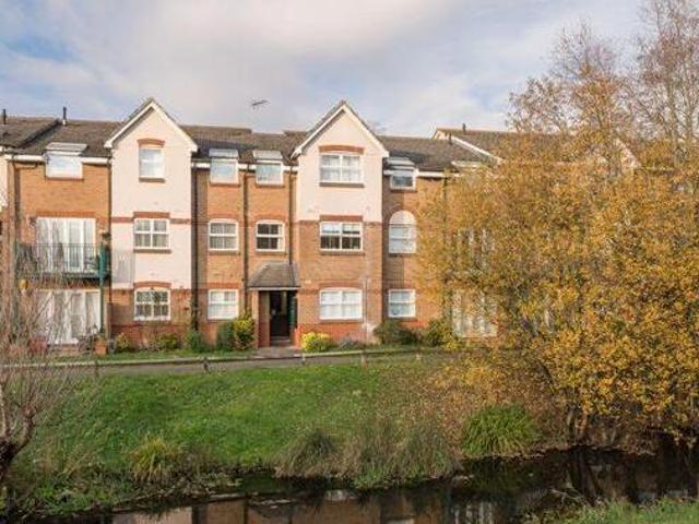 House for sale in Batchworth, Hertfordshire