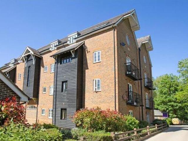 House for sale in Batchworth, Hertfordshire