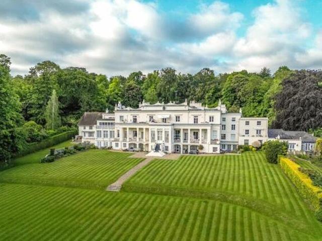 House for sale in Batchworth, Hertfordshire