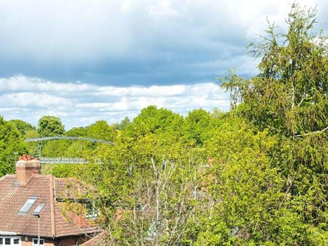 Flat for sale in Bishopthorpe, York