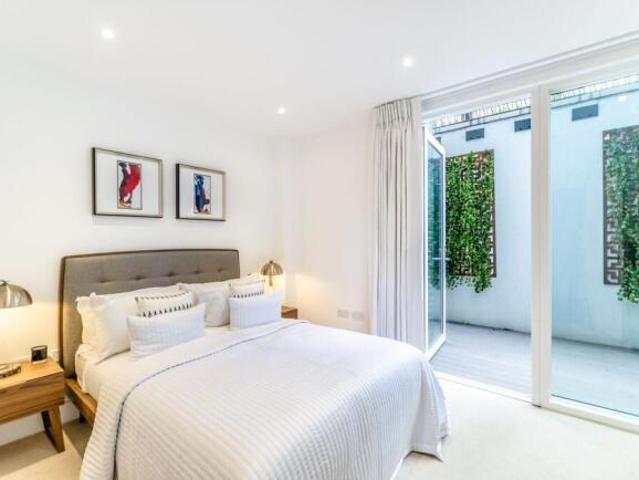 Flat for sale in Kentish Town, Greater London