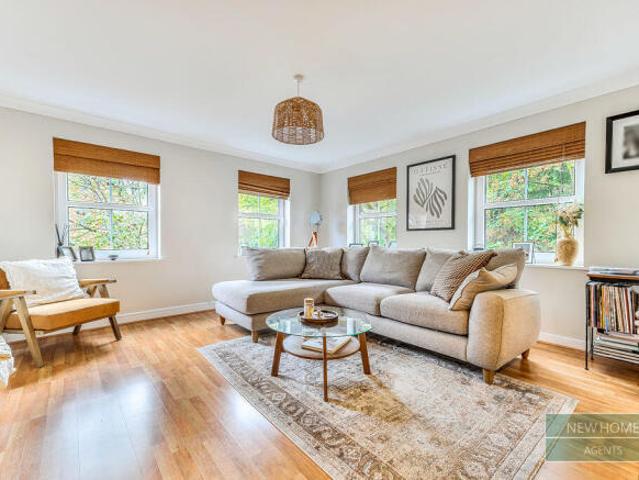 Flat for sale in Sherfield on Loddon, Basingstoke and Deane