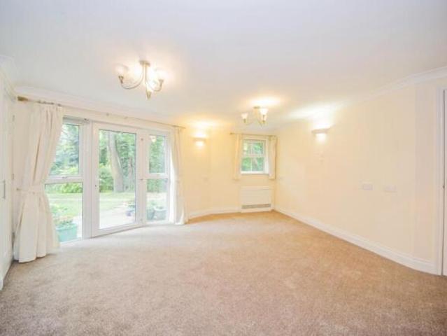Flat for sale in Barton Stacey, Hampshire