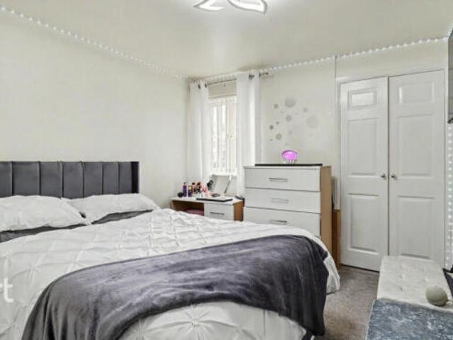 Flat for sale in Repton Park North, Bridgefield