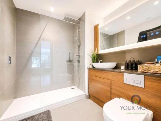 Flat for sale in Midway, Kent