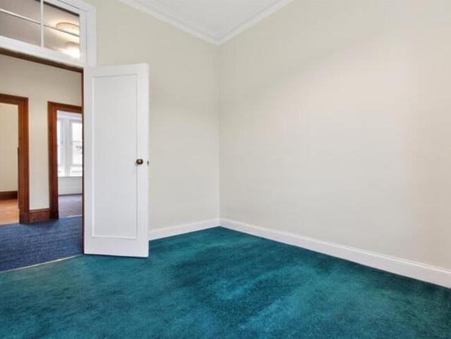 Flat for sale in Dennistoun, Scotland