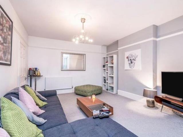 Flat for sale in Bedford