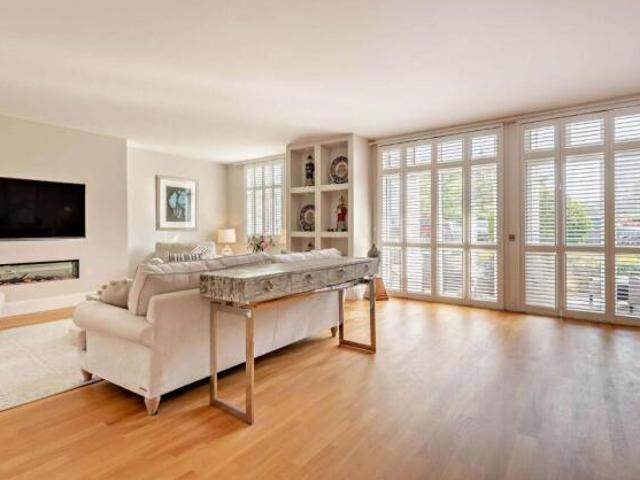 Flat for sale in Bourne Vale, Kent
