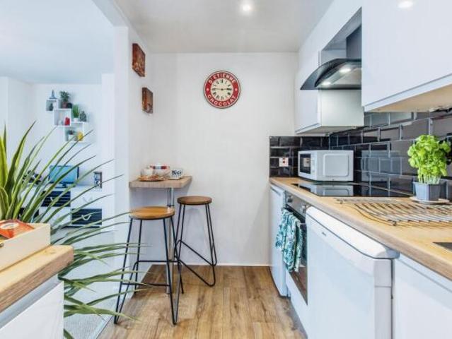 Flat for sale in Calderstones