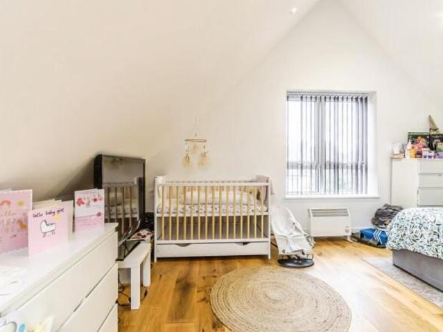 Flat for sale in London Borough of Croydon, Purley